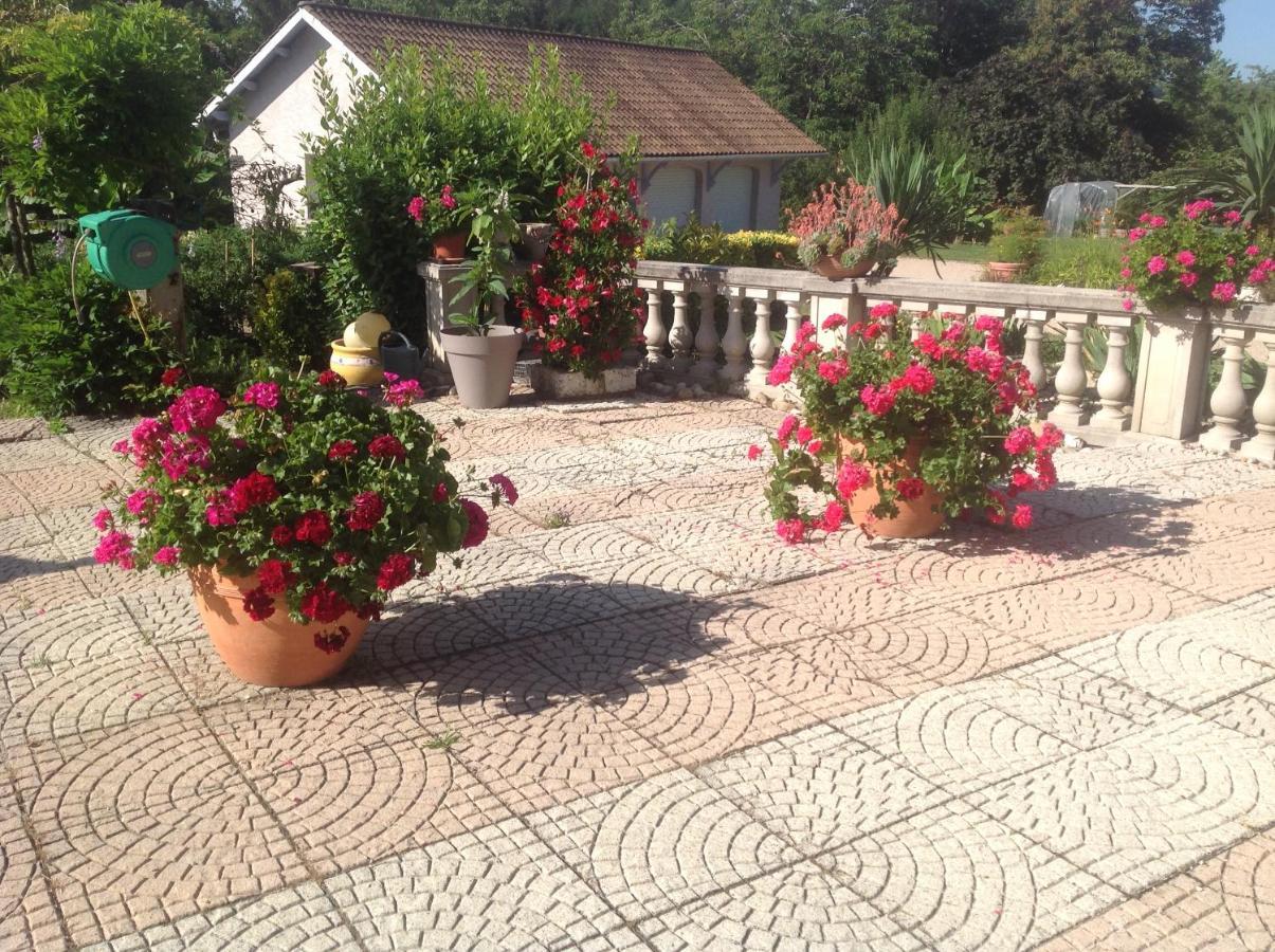 Domaine De La Provencale Bed and Breakfast Saint-Didier-de-la-Tour Exteriör bild