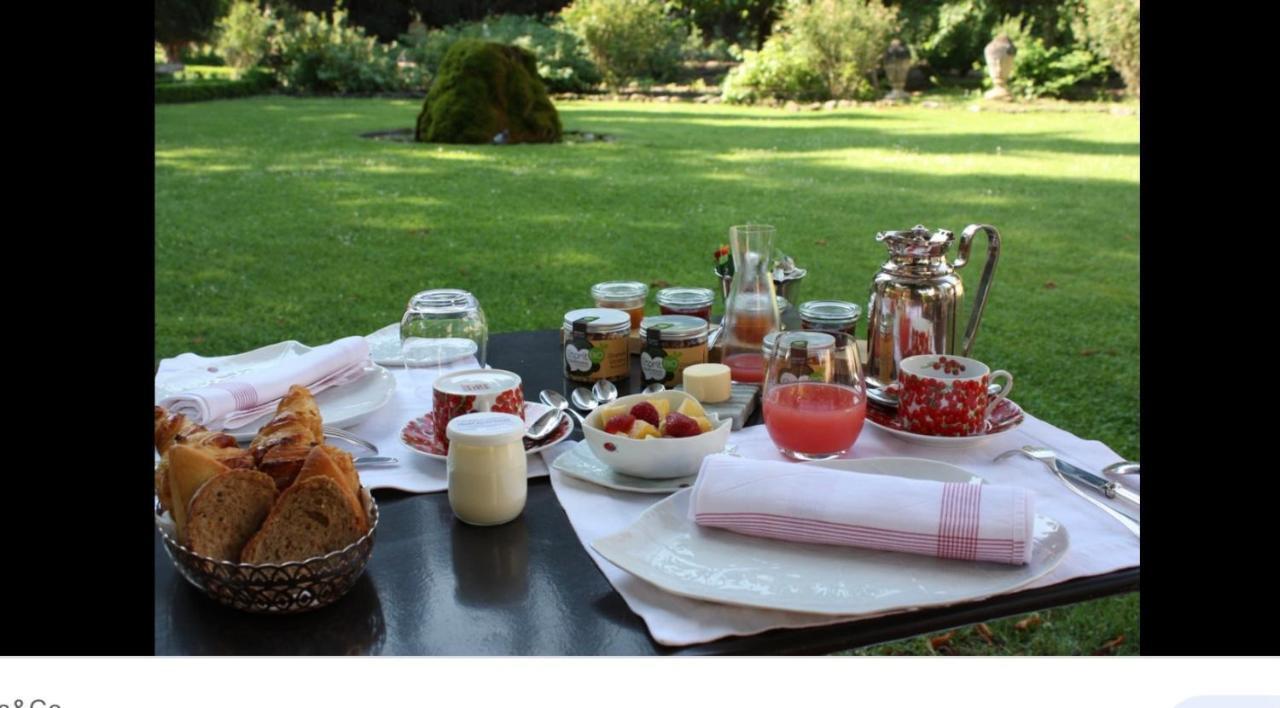 Domaine De La Provencale Bed and Breakfast Saint-Didier-de-la-Tour Exteriör bild