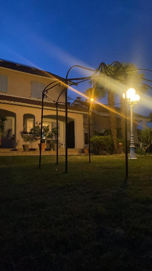 Domaine De La Provencale Bed and Breakfast Saint-Didier-de-la-Tour Exteriör bild
